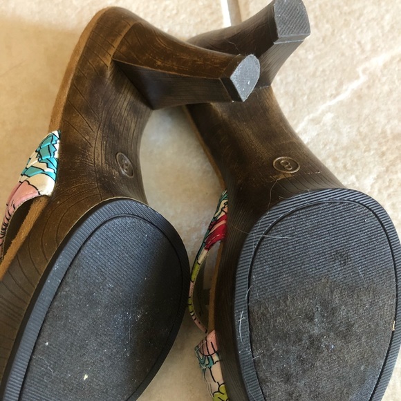 Xhilaration Open Toed Floral Wooden Heel Size 8 - Picture 3 of 3